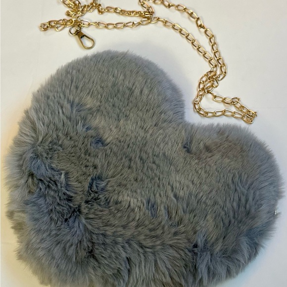 Plush Heart-Shaped Crossbody Bag, Gray, Gold Chain, Trendy & Cute Purse - Picture 14 of 14